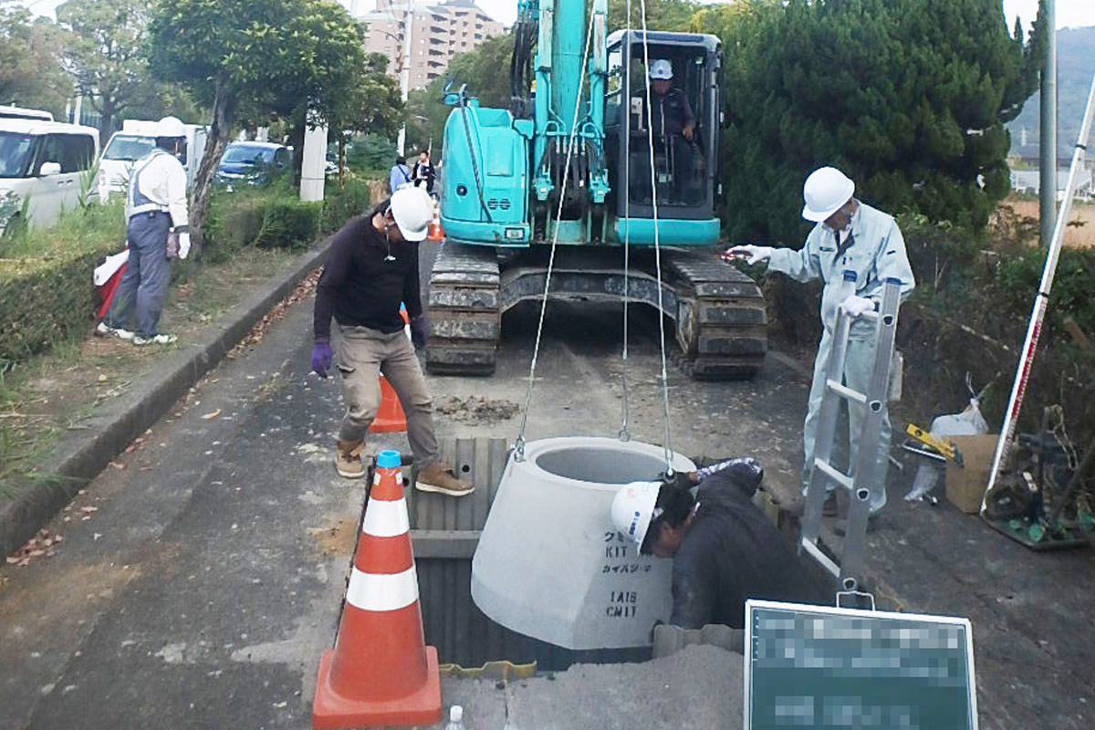 株式会社協和土建｜私たちは地域の自然と暮らしを守る「河川維持工事」「林道工事」「砂防工事」を中心に展開する土木会社です