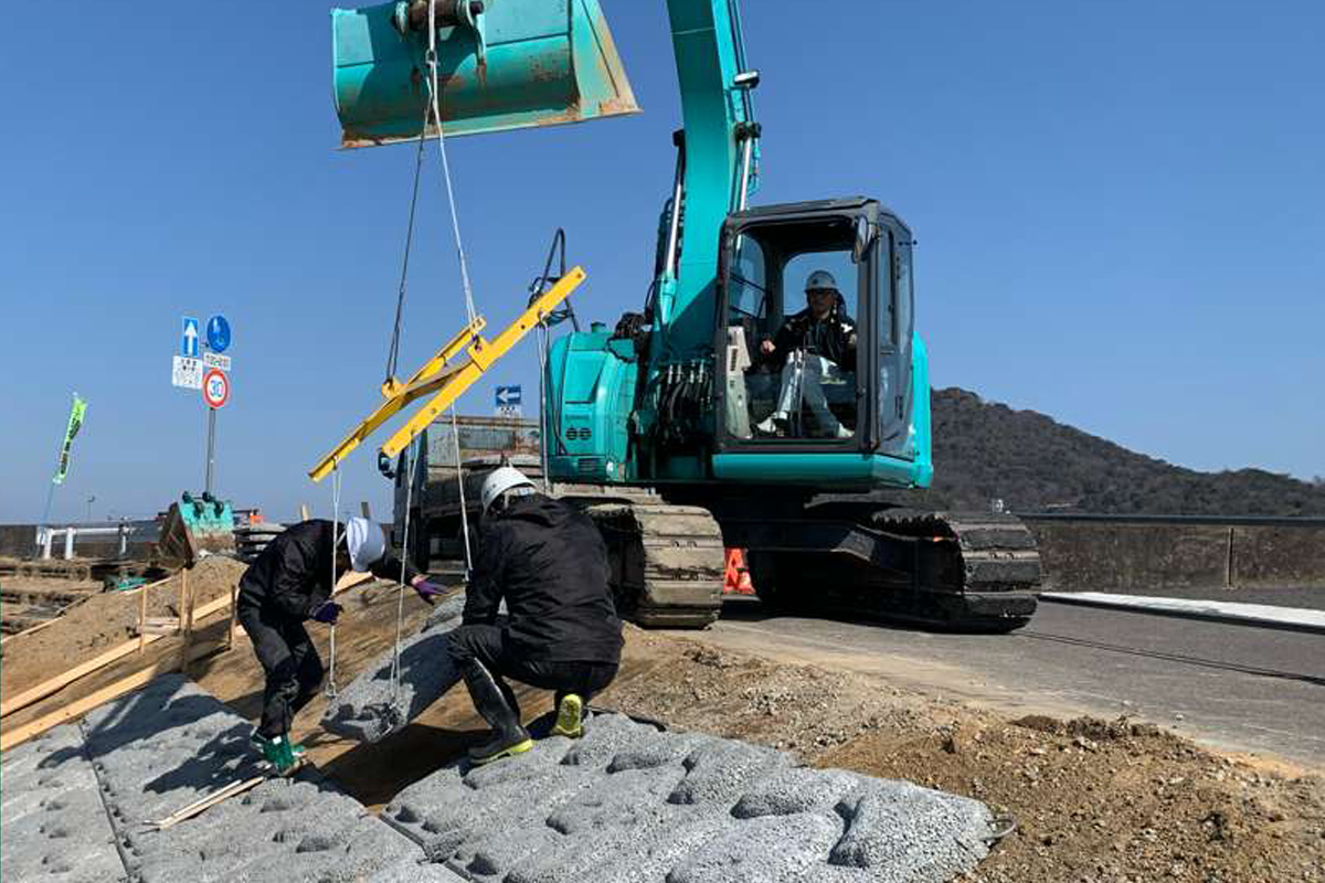 株式会社協和土建｜私たちは地域の自然と暮らしを守る「河川維持工事」「林道工事」「砂防工事」を中心に展開する土木会社です