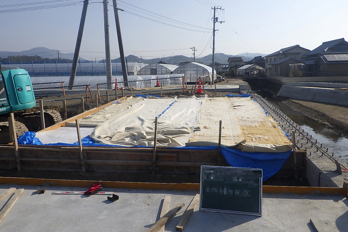 株式会社協和土建｜私たちは地域の自然と暮らしを守る「河川維持工事」「林道工事」「砂防工事」を中心に展開する土木会社です